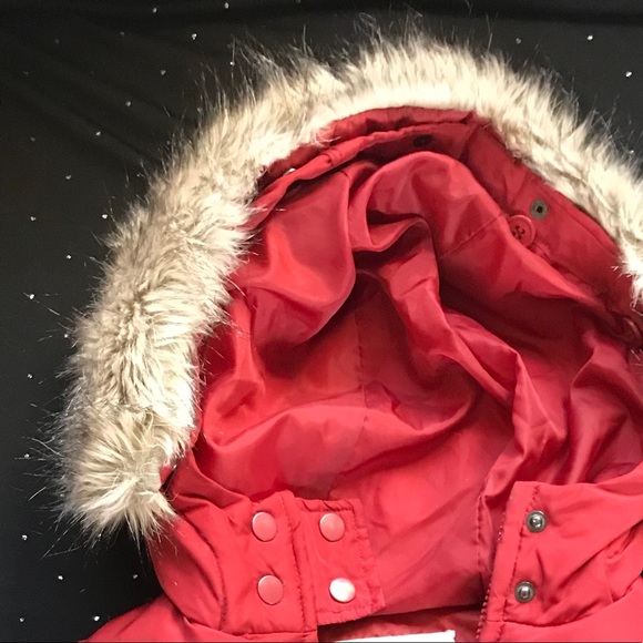 Down Puffer Vest w/ removable faux fur trim - Picture 4 of 8